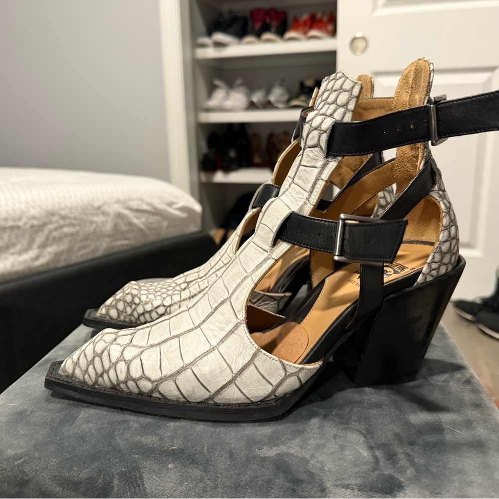 Elegant Crocodile John Fluevog - Picture 3 of 9